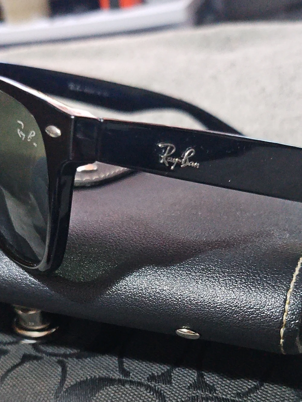 Rayban Designer Mens Sunglasses With Case